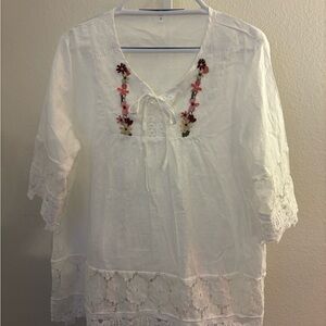 Embroidered White Lace XXL Women's Top new without tags.